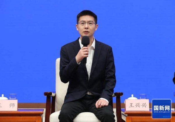 永信证券 王兴兴：上半年机器人行业增长速度非常快，科技发展趋势明显