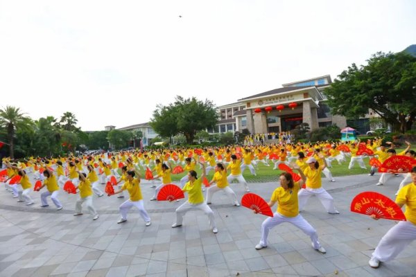 热丰网 当太极遇上温泉！500名爱好者齐聚派潭三英温泉酒店，体验“文旅+康养+温泉”盛会
